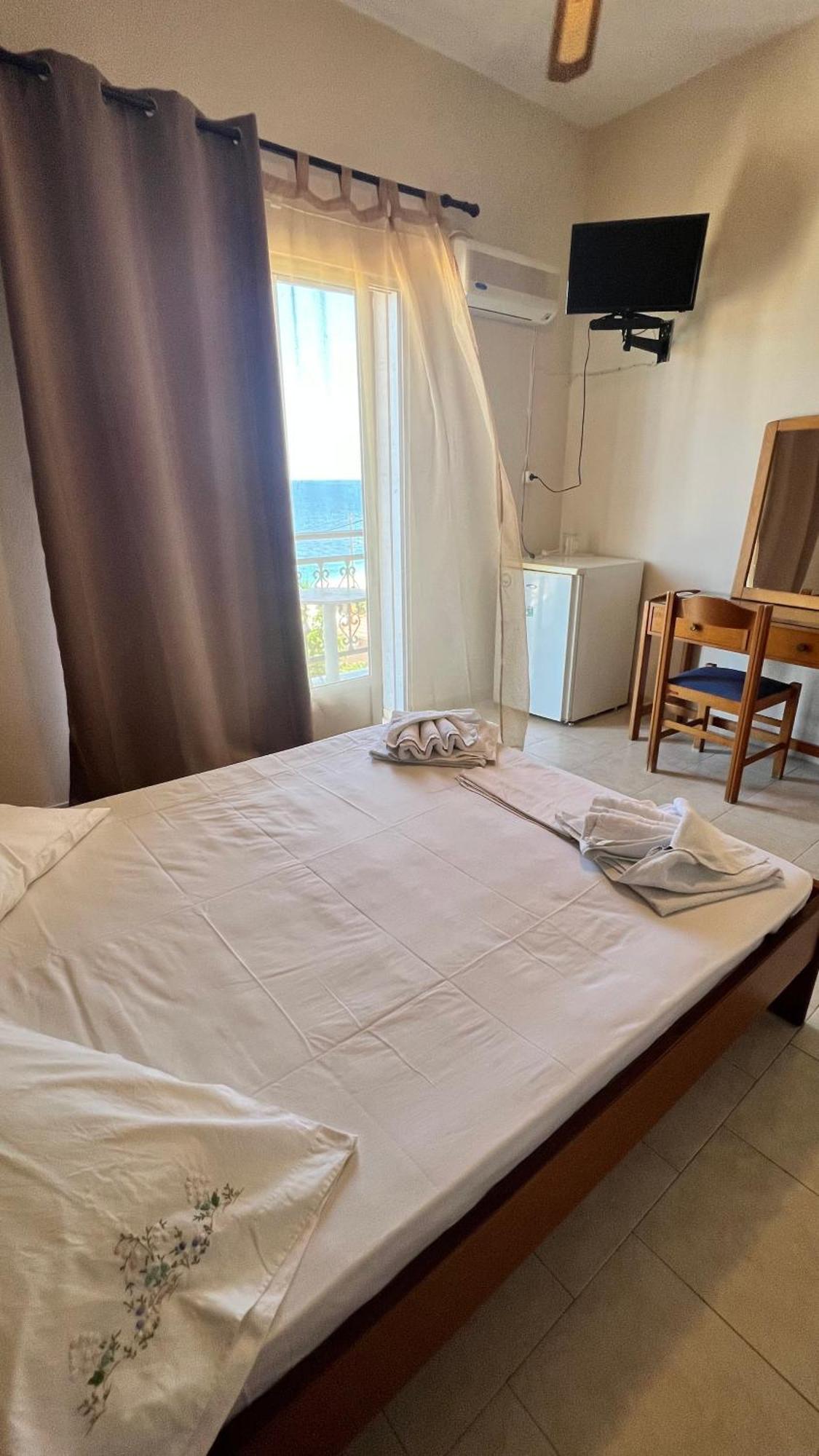Michaela Hotel Poros  Exterior foto
